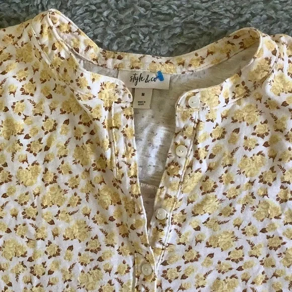 Style & Co Yellow Roses Floral Long Sleeved Tee Shirt Resale Size Medium - Picture 2 of 16